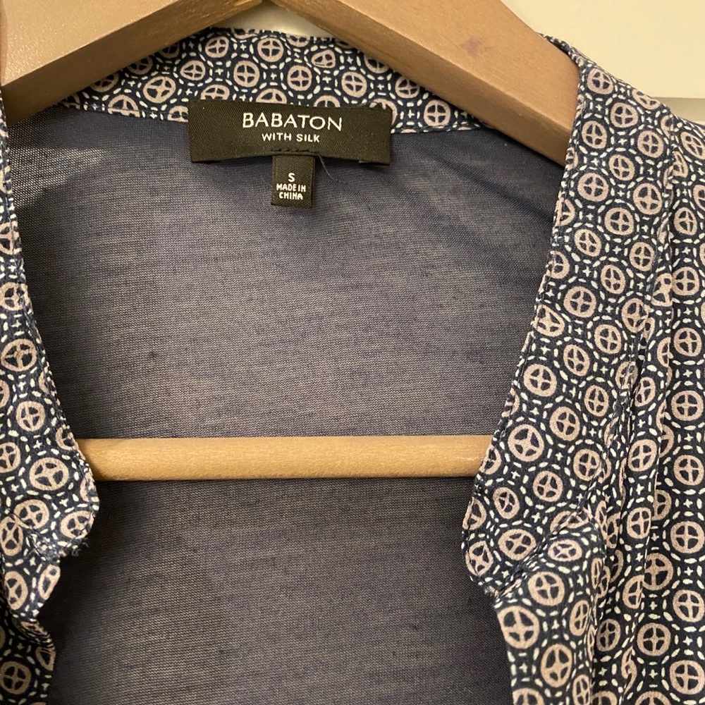 Aritzia Babaton Julien Blouse size s‎ - Picture 3 of 7
